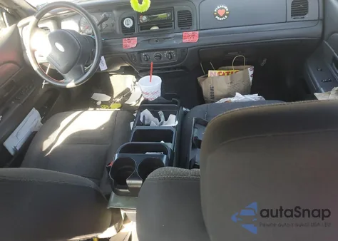 2003 Ford Crown Victoria Police Interceptor z USA, uszkodzony, nr VIN 2FAFP71W83X143257